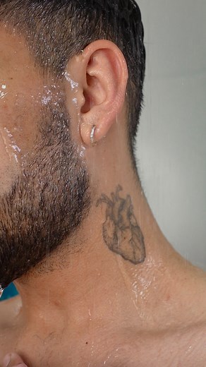 Léo Borges on Instagram: "DICAS PARA FAZER UM SPA DAY EM CASA! Alguns truques caseiros e um bom banho no Loren Shower da @lorenzettioficial resolvem tudo懶 . . #truques #dicas #spaday #truquescaseiros #banho | publidoléo:)"