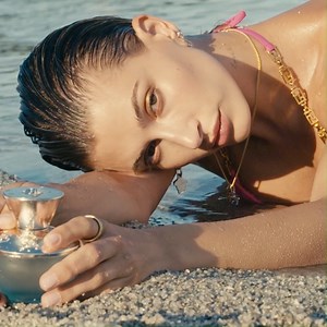 The latest addition to the Dylan family of fragrances is Dylan Turquoise, a light and fresh scent that balances zesty mandarin and lemon with sensual hints of wood and musk. | Exclusive Lines