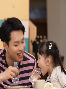 Uyu và Hurrykng: video 'cái đuôi nhỏ' đáng yêu