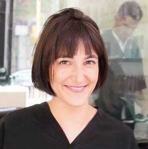 10K views · 147 reactions | This Parisian bob is *the most* low-maintenance + très chic cut for summer: | Hair.com | Facebook