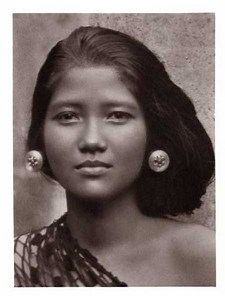 Bali,Borneo in the 1910's, 1920's,1930's, 1940's, wandering around the Tropenmuseum website