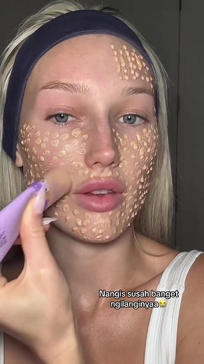 1000 dots foundi | Asrinda Basri