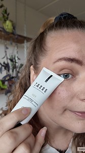 ✨ The secret to flawless wings is easier than you think… Are you trying this hack or sticking to freehand?  #MakeupHack #WingedLiner | Goodiebox | Facebook