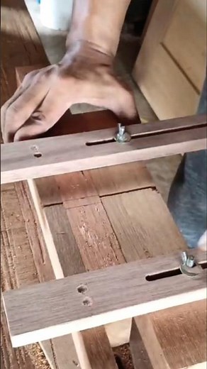 Simple tool for cutting 45 degree angles // Woodworking Tips #woodworking #diy #tips