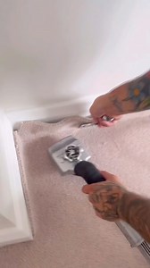 How To Install Carpet Into A Corner #howto #HomeImprovement #How #building #doityourself #diy #reel | The Home Improvements Channel Uk