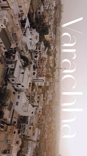 Welcome to Varracha, where modernity meets tradition in the heart of Surat city! From its colourful markets and delicious street food to its rich history and stunning architecture, enjoy the streets of Varachha now!😍 . . . #surat #iamsuratcity #varachha | સુરત શહેર