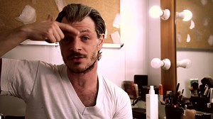 29K views · 1.4K reactions | Com'è stato interpretare il ruolo di un personaggio, che contemporaneamente vive due differenti fasi della vita? Andrea Bosca ci racconta la sua delirante esperienza, con una speciale nota di merito al reparto trucco! #ChièJonas? #LaPortaRossa2 #LaFineNonEsiste | La Porta Rossa | Facebook