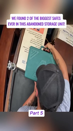WE FOUND 2 OF THE BIGGEST SAFES EVER IN THIS ABANDONED STORAGE UNIT! (Part 5) #treasure #storageunit #hunter #abandoned #storagehacks #unit #storage