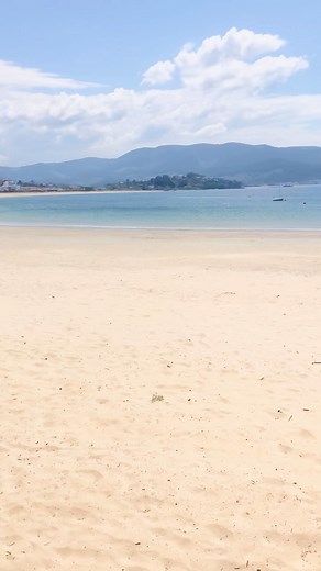 Así es el #verano en #Galicia @turismodegalicia @turismoriasbaixas • • #beach #Espagne #igers #instagood #mer #mare #mar #ocean #plage #playa #picoftheday #sea #sol #sun #sole #Spain #Spagna #skyline #instagramers #skyporn #cloud #clouds #cloudporn #summertime #summervibes #summerday #summerstyle | GastroyPolitica