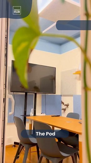 Sometimes, a small meeting room is exactly what you need for creating strategies, defining new steps, and even for creative sessions. This is The Pod, the smallest meeting room we have! Have you used it before? #meetingrooms #meetings #coworkings | Impact Hub Vienna