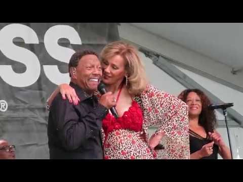 Marilyn McCoo & Billy Davis Jr. - Wedding Bell Blues (Laura Nyro cover) - 9/21/19 - The Big E - MA