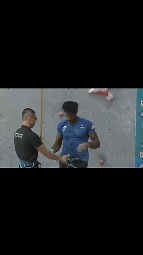 Bassa Mawem 🇫🇷 vs 🇷🇺 Dmitri Timovep . . . #indonesia #sportclimbing #climbing_is_my_passion #speed #ifsc #fpti #worldcup #champion #platnasindonesia #paris #atletindonesia #speedclmbing #kemenporari #worldcup #climbing #sulawesi #dkijakarta #lasportiva #roadtoparis2024 #sanghai #china #budapest #hungary #iran VIDEO by ifsclimbing | Aspar Jaelolo Babon