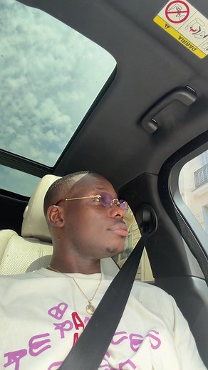 Il fait beau à Paris — Sidiki Diabaté à Paris