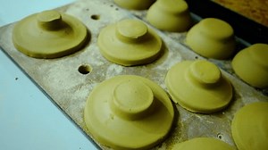 Rangées de couvercles d'argile crue non : vidéo de stock (100 % libre de droit) 4003658419 | Shutterstock