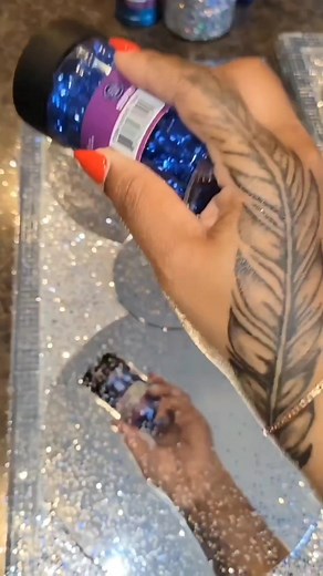 🗣 Wall decor back in stock for 48 hours only . . Click the link in my bio to shop custom mirrors and abstracts with your choice of colors and FREE shipping. After your payment has been processed, I will email you for your custom color request. #handmade #custom #art #artistsoninstagram #home #diy #diyhome #glamhome #glam #glamour #decorideas #decorlovers #decor #design #interiordecor #instahome #inspohome #instalike #trending #trend #viral #Baltimore #explorepage #reels #support #supportsmallbu