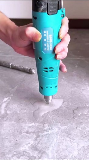 Ceramic Tile Refurbishment: A Comprehensive Process | Free Flow