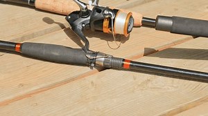 Cannes à pêche lignes, bobber et : vidéo de stock (100 % libre de droit) 3988720835 | Shutterstock