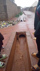 53K views · 387 reactions | Kenya is not for beginners! Hawa Gen Alpha wanacheza michezo ata millennials na boomers hawakucheza. Legend haogopi kukwama ndani, kunyongwa na maji au kubebwa, anaingia tu ndani. Awuoro! | Jaramogi Allan Ofula | Facebook