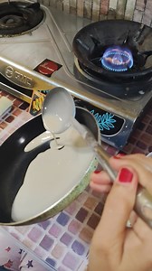 463K views · 1.8K reactions | Want to know the greatness of homemade spring roll skin? 24 hours after frying, it won't be hard to eat. ‼️ #holidaytreats #holidayfood #springrolls #stretfood | Luti Risol BarBar | Facebook