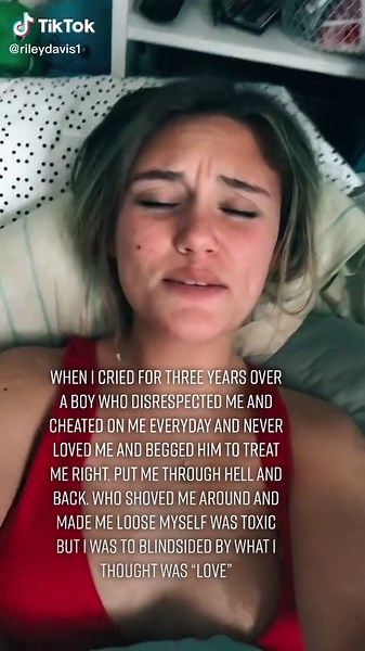 Riley Davis (@rileydavis1)’s videos with fingers crossed - solartunne