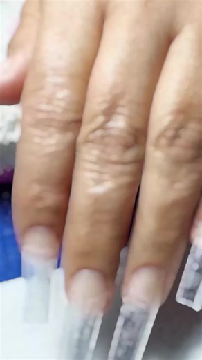 Uñas Bellas: Estilo y Color en Azul