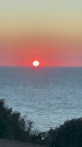 2.9K views · 60 reactions | Focus on the trail. - Mel Robbins #selfimprovement #motivation #inspiration #successtips #successmindset #sunset #sunsetlovers #beautifulsunset #ocean | Lavilia Casas | Facebook