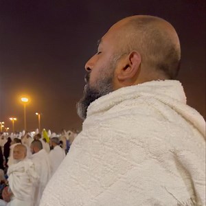 Hajee Mahomed Tootla calling the Athaan for Fajr in Muzdalifah. | Khidmatul Awaam Pilgrim Services