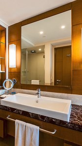 Step into luxury with Radisson Blu, Indore. From cozy corners to breathtaking views, our rooms are more than just spaces – they’re experiences waiting to be explored. For reservations: Call- 0731 6738888 | 91 97524 94906 . . . . . #radisson #radissonblu #radissonbluhotel #radissonhotels #radissonindore #radissonbluindore #executivesuite #suite #roomtour #stay | Radisson Blu Hotel Indore