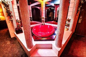 2.7K views | We have 1 Themed Fantasy Suite left tonight Friday July 20, 2018 at just $230 for the evening! Call us at 217-935-4140 to reserve! <3 | Sunset Inn & Suites Clinton IL | Facebook