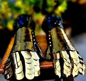 Medieval Brass Gauntlets: Steel Armor Gloves - Etsy UK