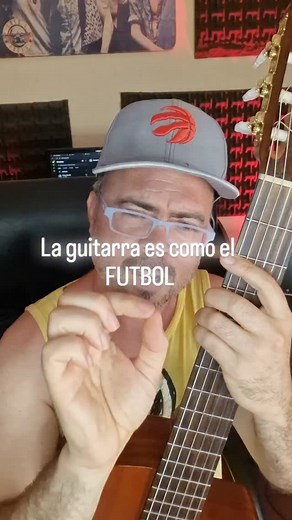 2.9K views · 810 reactions | La posición de la mano tiene que ubicarse paralela como deberia hacer un arquero para atajar una pelota en un partido. Asi es que el dedo pulgar se ubica donde la otra mano pisa para ejecutar el sonido. #guitarra | Pico Moyano | Facebook
