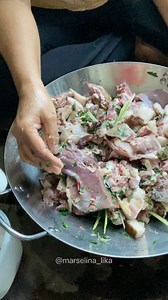 1.2M views · 24K reactions | Masak daging babi khas orang dayak (tabas) | Marselina Lika | Facebook