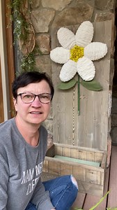 69K views · 3.5K reactions | See how I decotated my DIY porch box. | The Crafty Decorator | Facebook