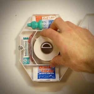 I made a REAL Halo health pack! (Well, first aid kit, but same thing ) Check out my latest video to see how I made it! #linkinbio #halo #propbuilding #videogameprop #gaming #3Dprinting #digitalfabrication #maker #satisfying #teaser #functionalprint #3Dprintingideas #workshop #design #torontoartist #soundon | Morley Kert | Facebook