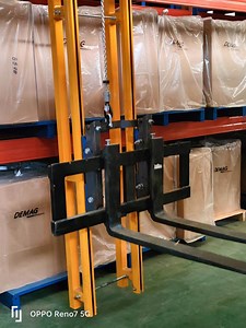 [Hot Item] 500kg Kpk Double Girder Crane with Vertical Fork Lifter Systems for Warehouse