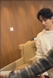 35K views · 2.3K reactions | A mischievous smile as he realized the girls in front had their cameras tangled up  2018.11.27 Airport Beijing ✈️ Shanghai #XiaoZhan #肖战 #XiaoZhanAirport | Xiao Zhan World | Facebook