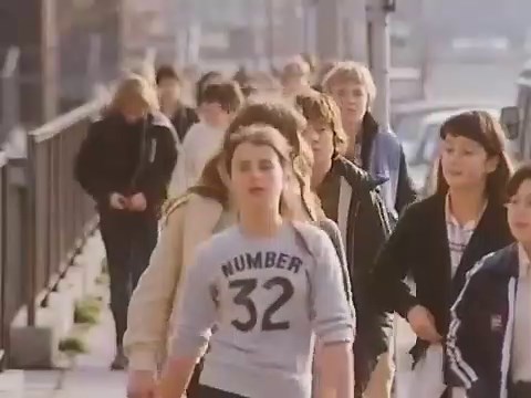 Paroles et traduction de la chanson «Another Brick In The Wall (Part 2)» par Pink Floyd