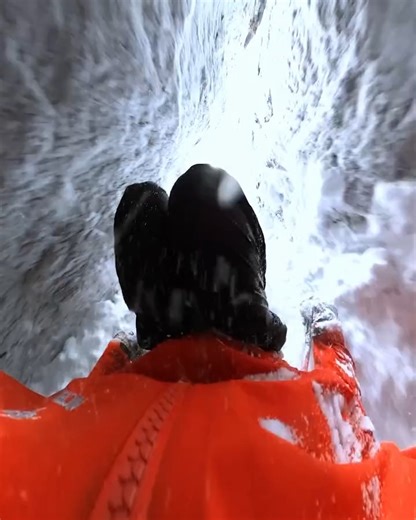 175K views · 1K reactions | このルートで滑る自信のある人？✋ この #GoProMAX 作品でMike HayesはGoProアワード$1,000を受賞。 GoPro.com/Awards | GoPro | Facebook