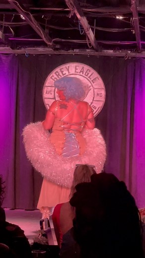 Back to reality and still reeling from the amazing bubble in time that is @landoftheskyburlesque festival. Shout out to @melloturnsup for the video clip 🥰 HUGE love to @rebelvitaleburlesque & @the_haus_of_jane for putting this festival together, on the heels of Helene that took so much from our beautiful region we call home. ⛰️💚 The passion to persist is live giving, as was this weekend that was jam packed with talent, beautiful humans, love and connection. Thanks to the amazing venue that hos