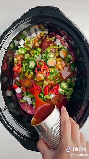 Delicious Slow Cooker Beef Birria Tacos Recipe