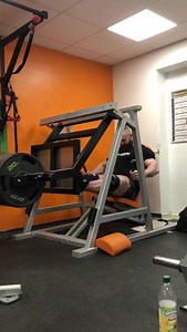 IFBB Pro @josh_maley showing some serious leg gains to match the hard graft he puts into every set 💯 #IAMSILVERBACK | Silverback Gym Wear