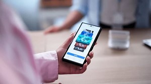 Female Shopper Using Smartphone Wallet App Stock Footage Video (100% Royalty-free) 3992149039 | Shutterstock