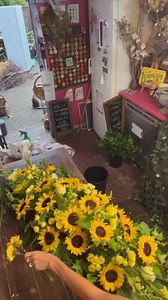 17K views · 434 reactions | The sunny sunflower spray … | Passionate Flowers | Facebook