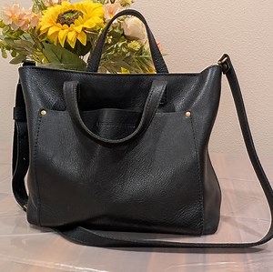 Portland Leather Medium Crossbody Tote - Black, Pebbled leather, Zipper