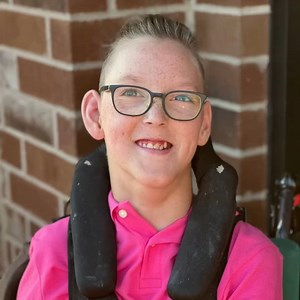 It’s day 9 of #12DaysofStarlight. ✨ Today, meet 13-year-old Bennett, who lives with cerebral palsy. While most teens go to school, hang out with friends, or play sports without a second thought, Bennett faces daily challenges with even the simplest tasks such as eating and getting around. For his family, every outing is a challenge, and they often have to say “no” to experiences others take for granted. Through Starlight Canada’s events, Bennett has been able to create moments that were once out