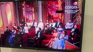 12K reactions · 88 shares | @singhpawan999 @beingsalmankhan @jiohotstarreality @biggbosscolors.tv @colorstv Raja ji dilwa tut jai bigg boss 19 final# | Munna Kumar | Facebook