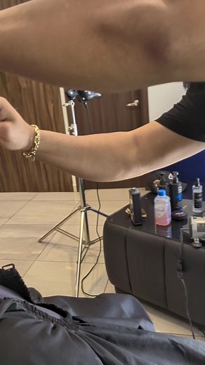 Eduardo the Barber: ¡Broma con cambio radical a Héctor Navarrete!