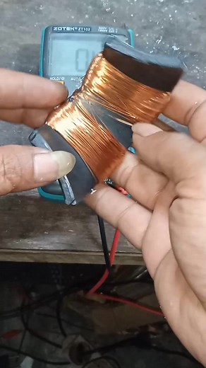 82K views · 297 reactions | The vertical deflection yoke is broken and moldy #deflectionyoke #kukdefleksi #yokedefleksi #verticaltroble #tubetv | Andi Distorsing | Facebook