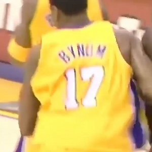 🎥 Una inesperada batalla entre Shaq y Andrew Bynum. #throwback #video INCIvilizado #shaq #miami #heat #andrewbynum #lakers | Locos Del Basket