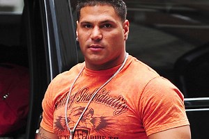 Jersey Shore's Ronnie avoids jail with plea deal for 'assaulting' baby mama